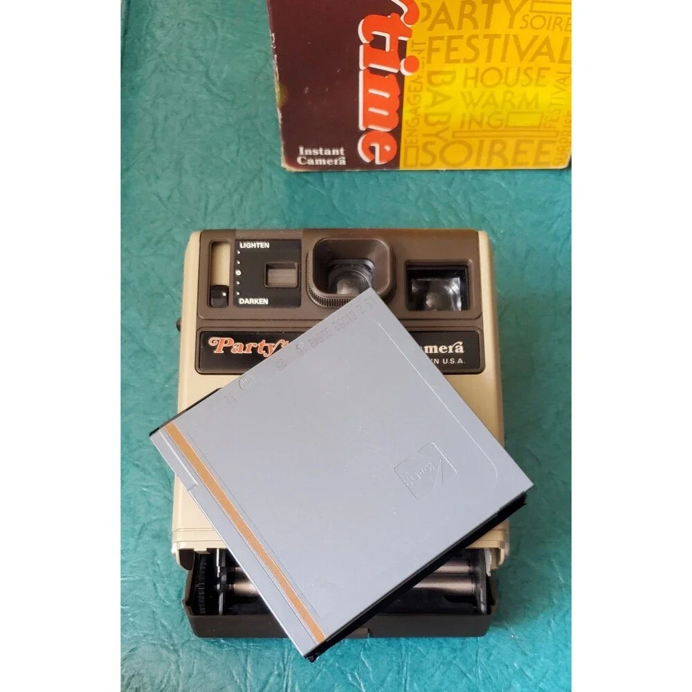 Vintage Kodak PartyTime Kodamatic Instant Film Camera